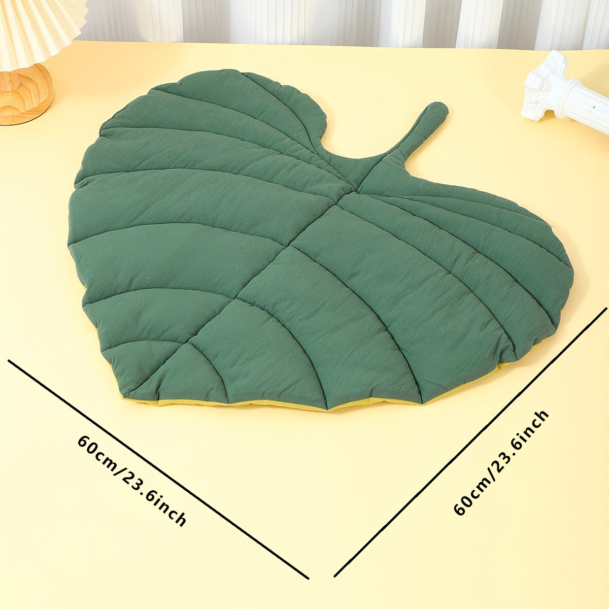 Cozy Leaf-Shaped Pet Bed Mat for Dogs & Cats - Durable Polyester Fill, Green, All-Season Comfort, Chew-Resistant Design, Ideal for Small to Medium Breeds, Cozy Pet Resting Place | Plush Pet Mat | Chewresistant Fabric