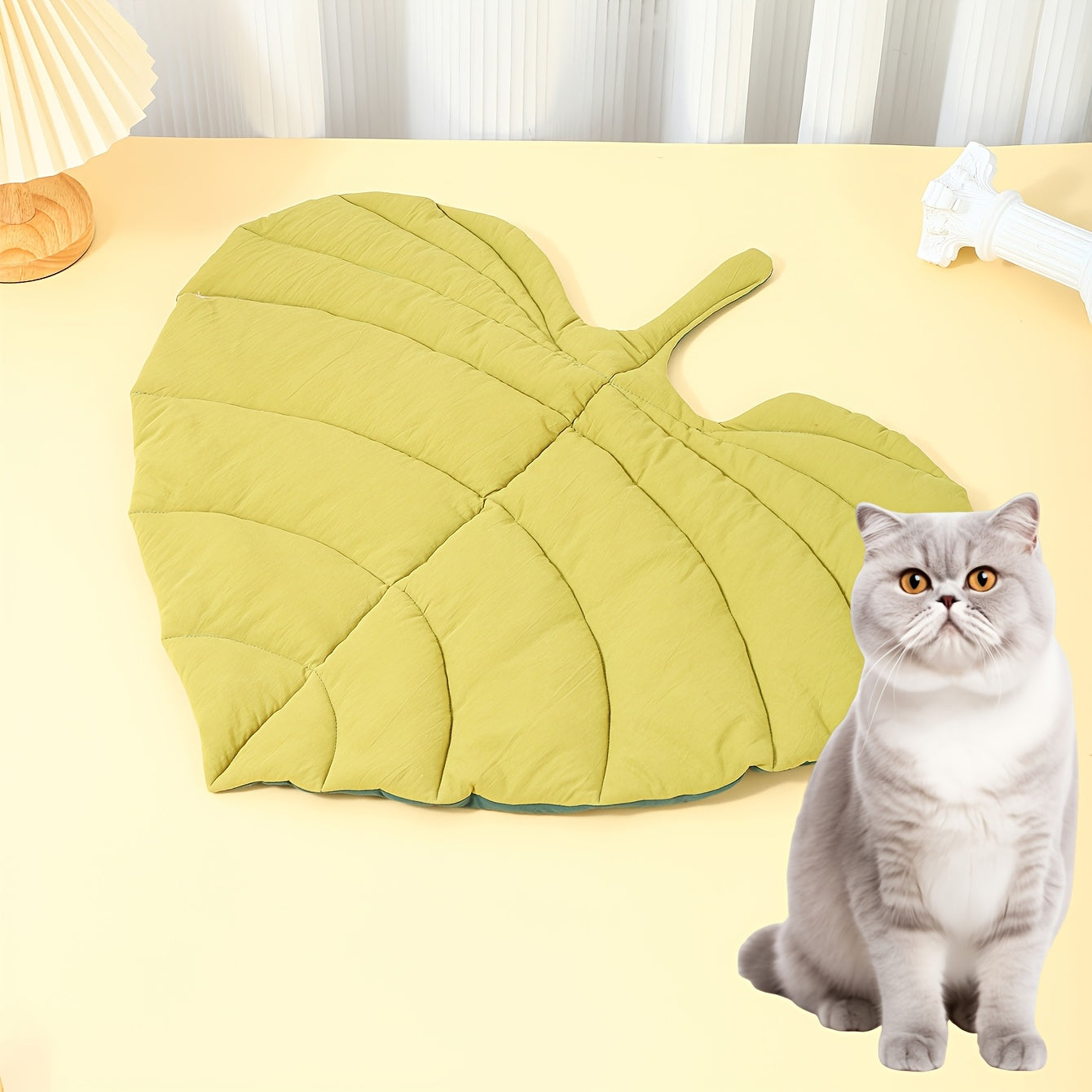 Cozy Leaf-Shaped Pet Bed Mat for Dogs & Cats - Durable Polyester Fill, Green, All-Season Comfort, Chew-Resistant Design, Ideal for Small to Medium Breeds, Cozy Pet Resting Place | Plush Pet Mat | Chewresistant Fabric